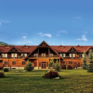 Glacier House Hotel&Resort